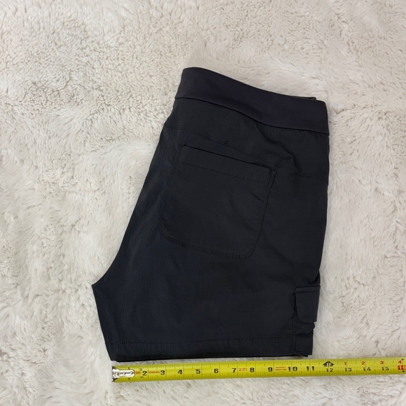 Athleta Women's Cargo Shorts,Size 14 - Picture 16 of 17